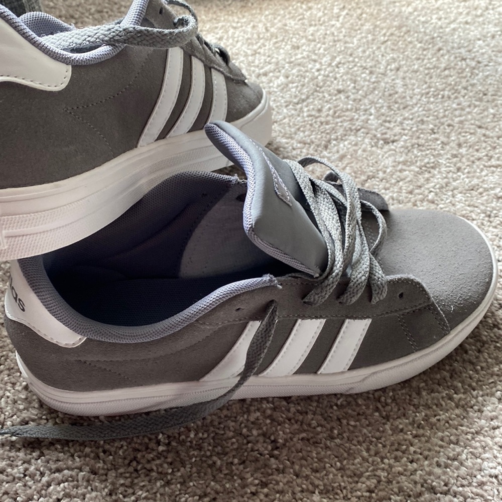 Boy’s Adidas Daily 2.0 Shoes Size 5